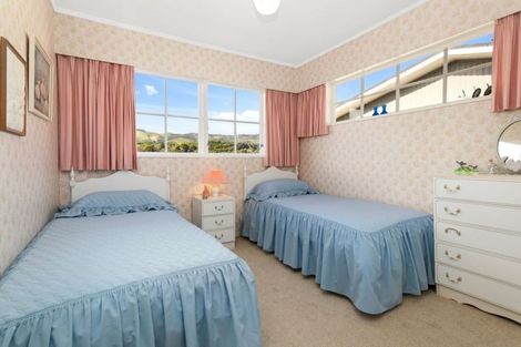 Photo of property in 11 Mckeefry Grove, Tawa, Wellington, 5028