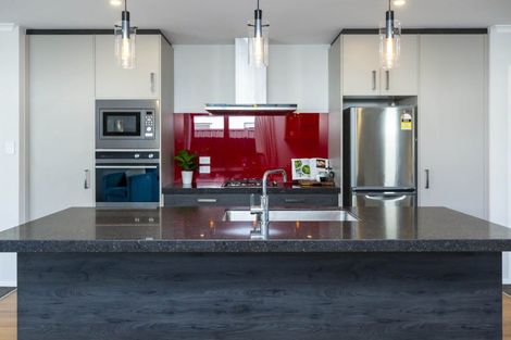 Photo of property in 24 Te Kaeaea Crescent, Wallaceville, Upper Hutt, 5018