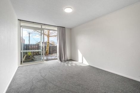 Photo of property in 1/86 Sylvan Avenue, Northcote, Auckland, 0627