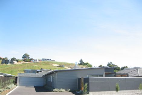 Photo of property in 6 Holbrook Way, Westmorland, Christchurch, 8025