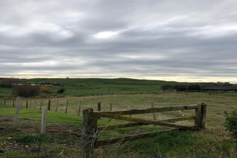 Photo of property in 737 State Highway 1, Te Horo, Otaki, 5581