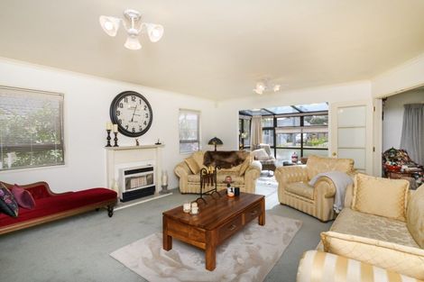 Photo of property in 18 Winston Avenue, Hokowhitu, Palmerston North, 4410