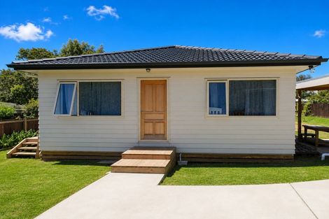 Photo of property in 613 Massey Road, Mangere, Auckland, 2022