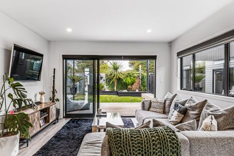 Photo of property in 11 Makete Crescent, Hobsonville, Auckland, 0618