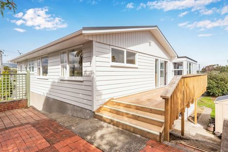 Photo of property in 55 Martin Road, Paraparaumu Beach, Paraparaumu, 5032