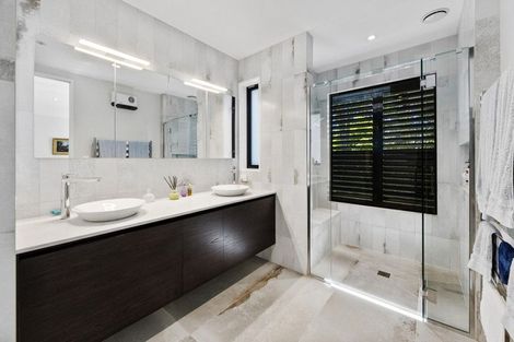 Photo of property in 17 Lees Road, Strowan, Christchurch, 8052