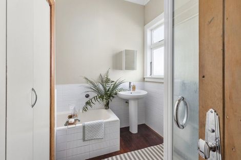 Photo of property in 224 The Parade, Island Bay, Wellington, 6023