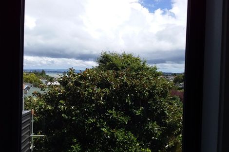 Photo of property in 2/69 Lake Road, Devonport, Auckland, 0624