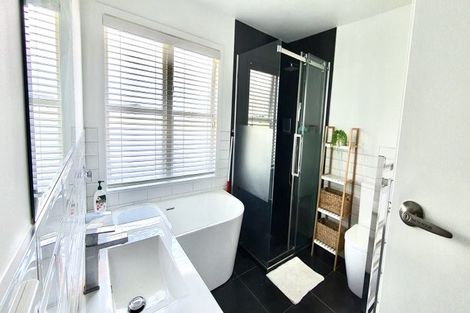 Photo of property in 1/109 Target Road, Totara Vale, Auckland, 0629