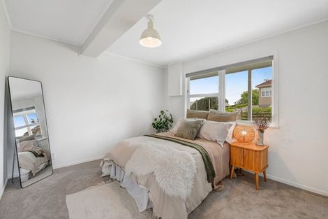 Photo of property in 10 St James Avenue, Helensville, 0800