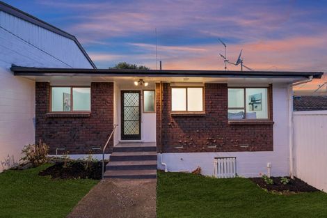 Photo of property in 2/4173a Great North Road, Glen Eden, Auckland, 0602