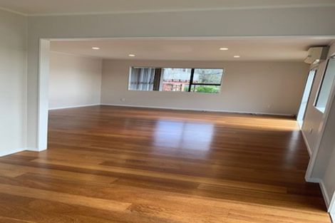 Photo of property in 1/52 Galloway Crescent, Farm Cove, Auckland, 2012