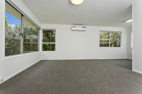 Photo of property in 135 Sunnynook Road, Forrest Hill, Auckland, 0620
