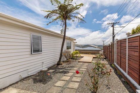 Photo of property in 14 Sheridan Terrace, Johnsonville, Wellington, 6037
