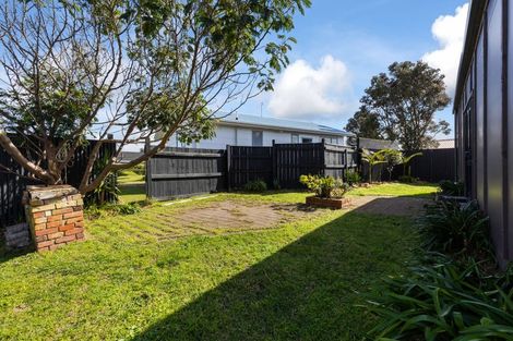 Photo of property in 42 Rutherford Drive, Waikanae Beach, Waikanae, 5036