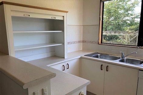 Photo of property in 18 Atarau Grove, Paraparaumu, 5032