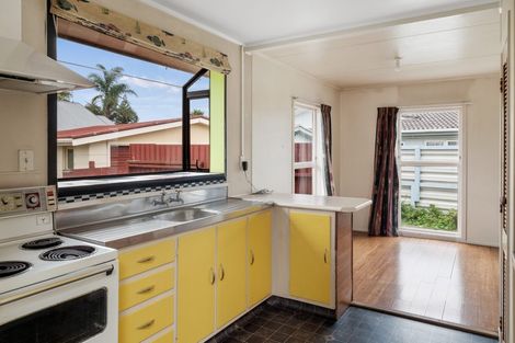 Photo of property in 1/23 Sea Spray Drive, Bucklands Beach, Auckland, 2012