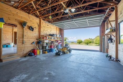 Photo of property in 8 Cameron Drive, Acacia Bay, Taupo, 3385