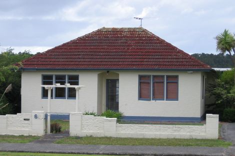 Photo of property in 66 Beach Haven Road, Beach Haven, Auckland, 0626