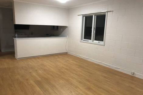 Photo of property in 10 Kereru Street, Henderson, Auckland, 0612