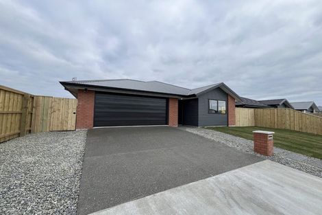 Photo of property in 35 Cousins Street, Woodend, 7691