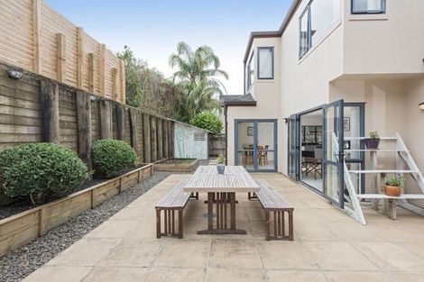 Photo of property in 114 Astley Avenue, New Lynn, Auckland, 0600