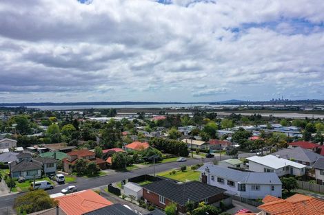 Photo of property in 16 Taitua Drive, Te Atatu South, Auckland, 0610