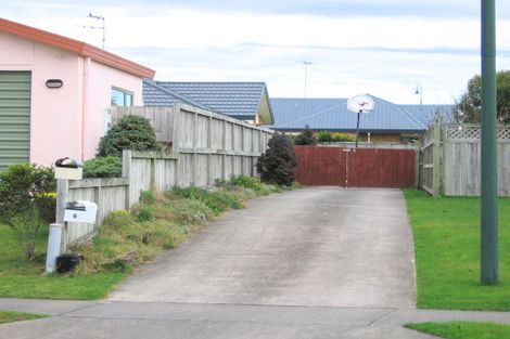 Photo of property in 9 Waiwherowhero Drive, St Andrews, Hamilton, 3200