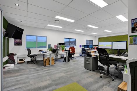 Photo of property in 330 Devon Street West, New Plymouth, 4310