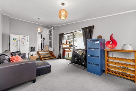 Photo of property in 38 Pipiroa Road, Ngatea, 3503