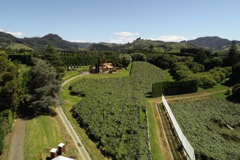 Photo of property in 6 Woodland Road, Johnsonville, Wellington, 6037