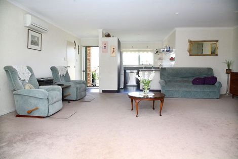 Photo of property in 25l Youngs Road, Papakura, 2110