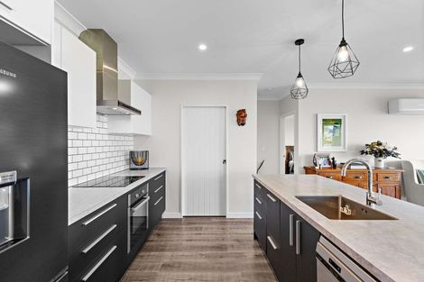 Photo of property in 3 George Street, Bulls, 4818