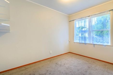 Photo of property in 1/90 Te Atatu Road, Te Atatu South, Auckland, 0610
