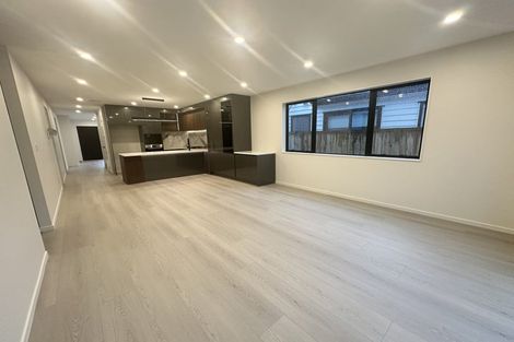 Photo of property in 23 Drumnaconagher Road, Flat Bush, 2019