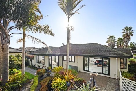 Photo of property in 1 Cloverlea Place, Pukekohe, 2120