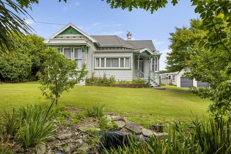 Photo of property in 18 Mills Street, Eltham, 4322