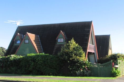 Photo of property in 5 William Street, Waikanae Beach, Waikanae, 5036