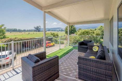 Photo of property in 17 Riveredge Terrace, Ohau, Levin, 5570