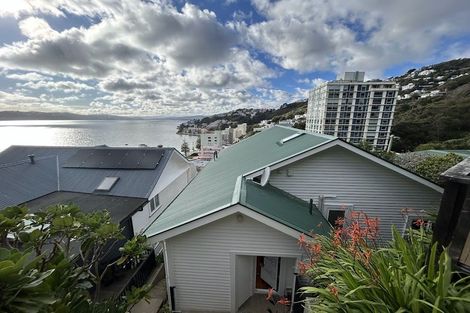 Photo of property in 10a Oriental Terrace, Mount Victoria, Wellington, 6011
