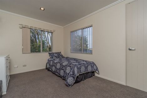 Photo of property in 4313a Great North Road, Glendene, Auckland, 0602