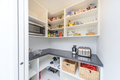 Photo of property in 8 Poplar Grove, Feilding, 4702