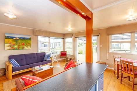 Photo of property in 37 Te Kiri Street, Himatangi Beach, Foxton, 4891
