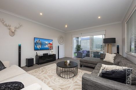 Photo of property in 15 Turpin Road, Riverhead, 0820