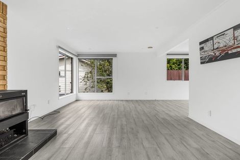 Photo of property in 28 Terra Nova Street, Glen Eden, Auckland, 0602