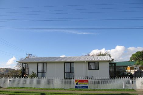 Photo of property in 2/31 Bedford Street, Cannons Creek, Porirua, 5024