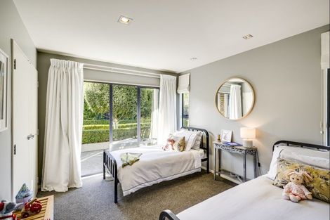 Photo of property in 11 Woodford Heights, Havelock North, 4130