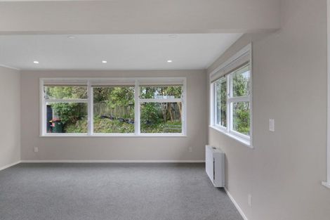 Photo of property in 6 Lenox Grove, Johnsonville, Wellington, 6037