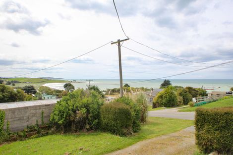 Photo of property in 16 Stirling Street, Kakanui, Oamaru, 9495