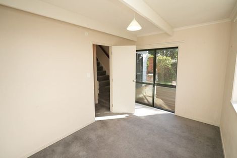 Photo of property in 14 Stirling Crescent, Hokowhitu, Palmerston North, 4410